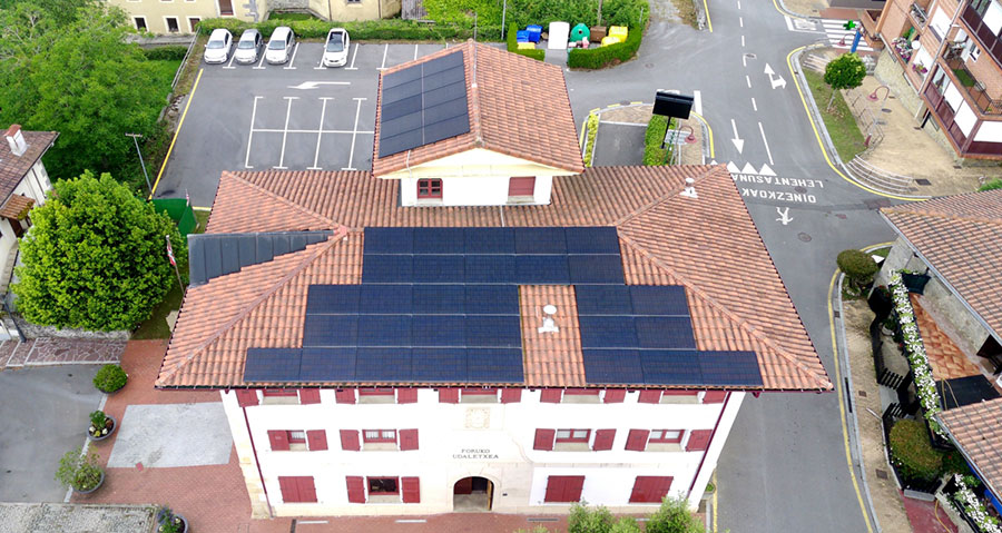 Placas solares, tu pasaporte hacia la energía limpia en el país vasco