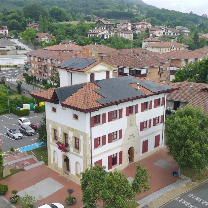 Instalación de paneles solares en Forua